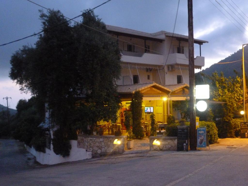 Lichnos Babis Taverna & Rooms Párga Exterior foto